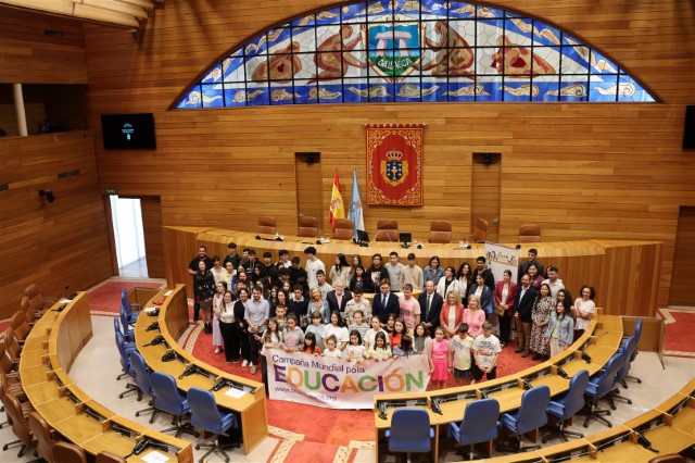 O Parlamento de Galicia acolle un pleno infantil no marco da Campaña Mundial pola Educación